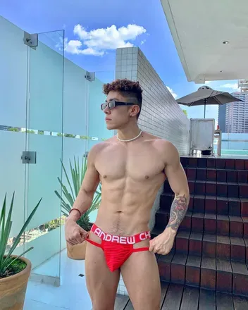OnlyFans account  bthomasi avatar 1