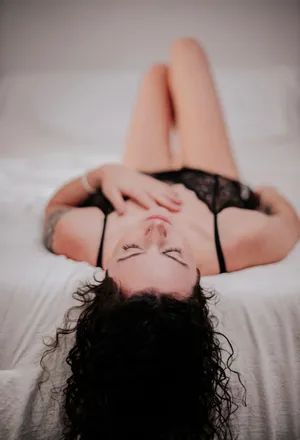 OnlyFans cuenta fiestyloohoo header 2