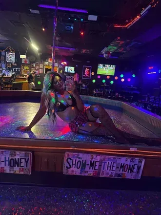 OnlyFans account  vanessanichole99 header 2