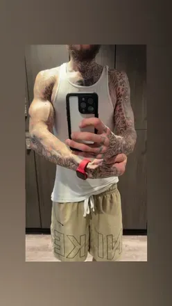 OnlyFans account  skinnyme52 header 2