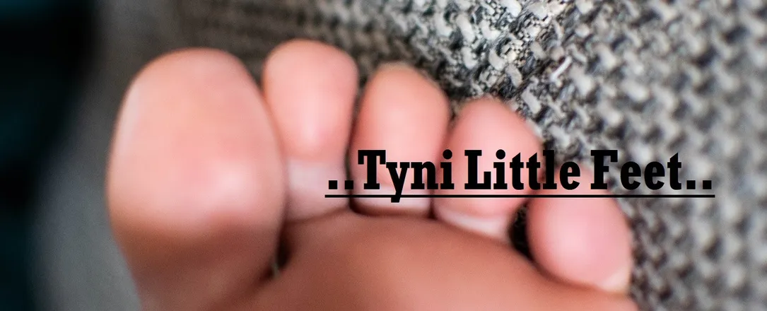 OnlyFans cuenta tynilittlefeet header 2