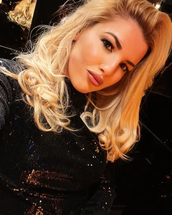 OnlyFans cuenta christinequeen header 2