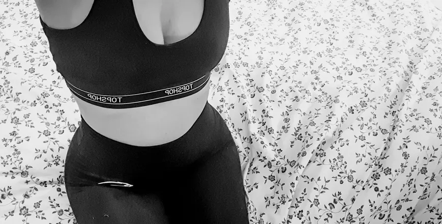 OnlyFans cuenta saralizzle header 2