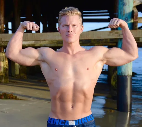OnlyFans cuenta blueeyesblondeguy header 2