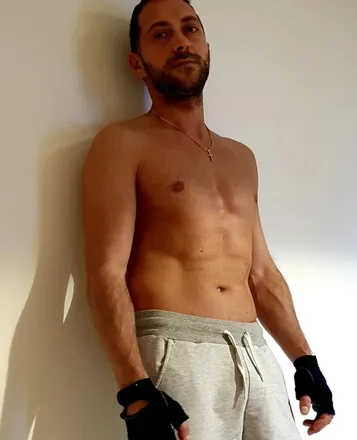 OnlyFans account  bulrom header 2