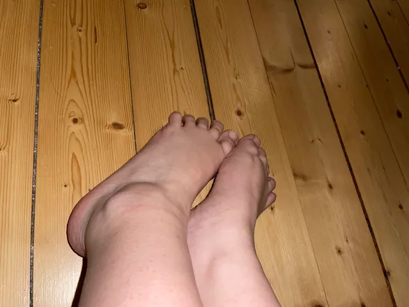 OnlyFans cuenta karasfeet101 header 2