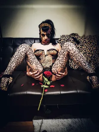 OnlyFans cuenta goddessmisery header 2