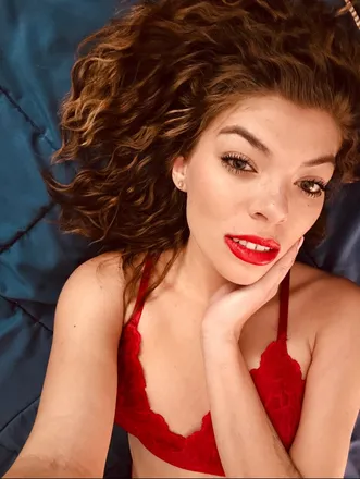 OnlyFans cuenta leaveituptolacey header 2