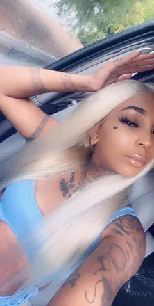 OnlyFans cuenta ohshetrouble header 2