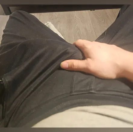 OnlyFans cuenta karl_white.official header 2