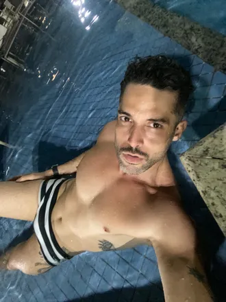 OnlyFans account  guiwhite header 2