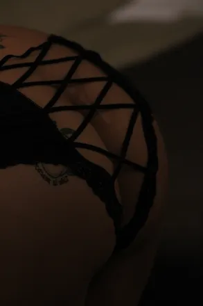 OnlyFans cuenta queeenbee98 header 2