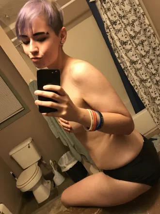 OnlyFans cuenta haileyh0018 header 2