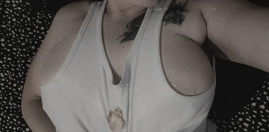 OnlyFans account  veetatracey-lee header 2