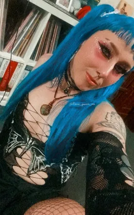 OnlyFans account  rave_queen_xo_free header 2