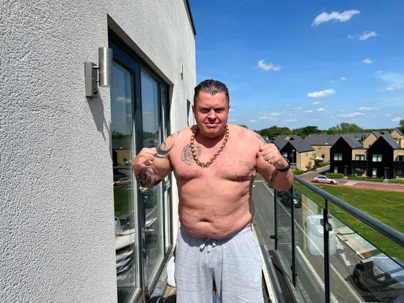 OnlyFans cuenta bigtelsworld header 2