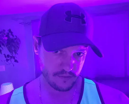 OnlyFans account  daddyuviolet avatar 1