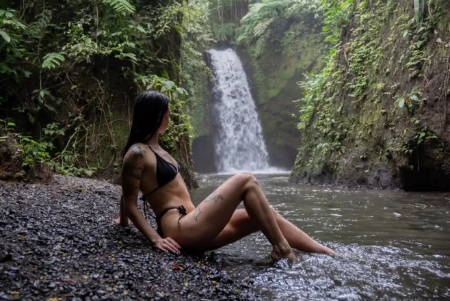OnlyFans cuenta mialondyn header 2