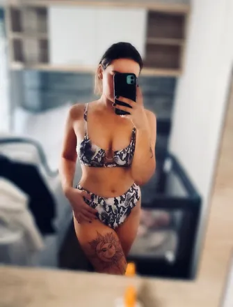 OnlyFans account  u210017296 header 2
