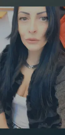 OnlyFans cuenta ella.mia avatar 1