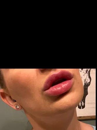 OnlyFans account  littleshybird header 2