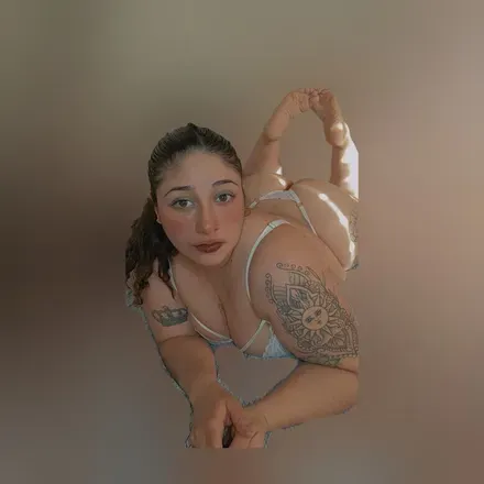 OnlyFans cuenta emilyversatilvip header 2