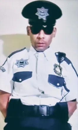 OnlyFans cuenta policia_uniform avatar 1