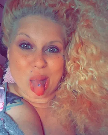 OnlyFans cuenta queenredstarr header 2
