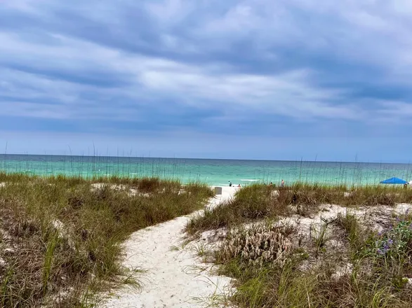 OnlyFans account  beachhbummms40 header 2