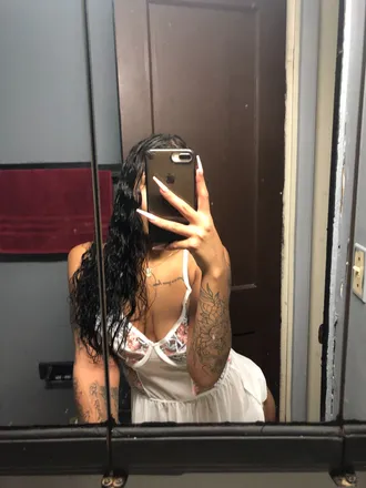 OnlyFans account  littleladybug1 header 2