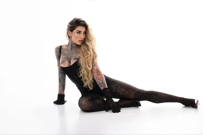 OnlyFans cuenta beliaofficial header 2