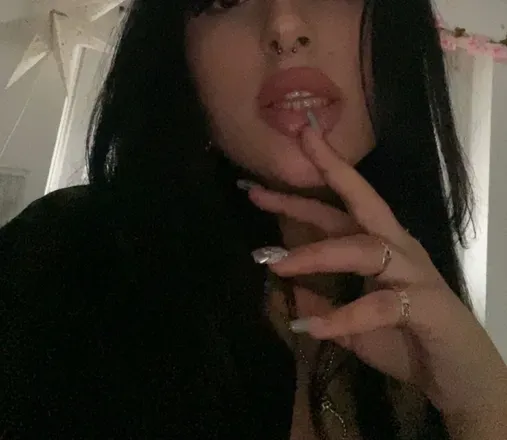 OnlyFans cuenta almond-milk avatar 1