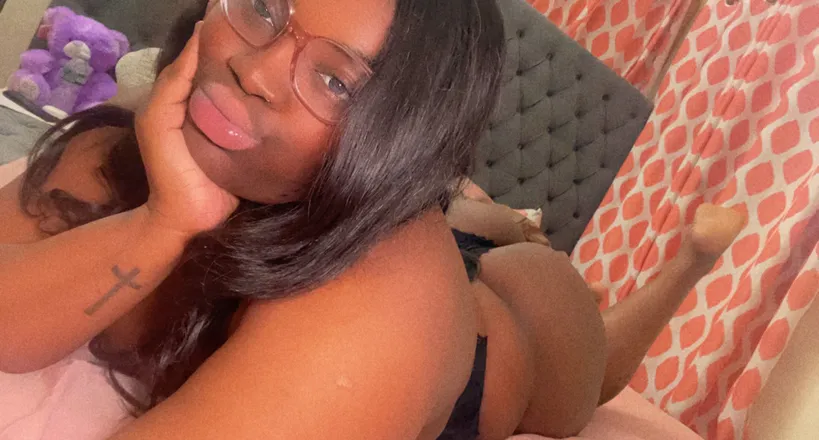 OnlyFans cuenta baddiee09 header 2