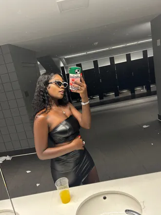 OnlyFans account  prettyrah header 2