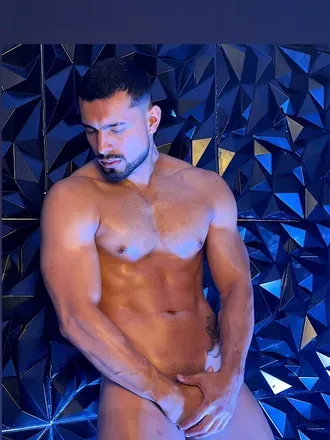 OnlyFans of bastian_hot