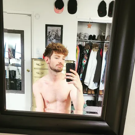OnlyFans account  buttonz100 header 2