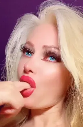 OnlyFans account  victoriawildofficial header 2