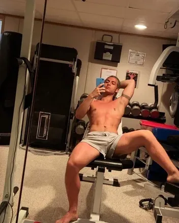 OnlyFans cuenta give_it_a_th0t header 2