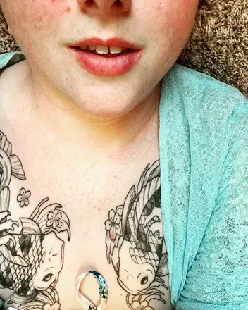 OnlyFans account  tinypaperflowers avatar 1