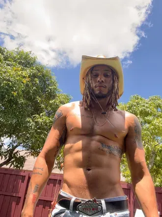 OnlyFans of derek_savagee