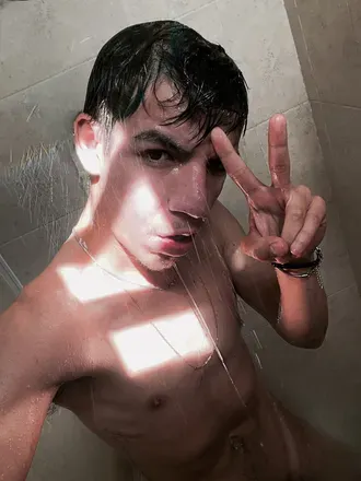 OnlyFans cuenta charlytwink28 avatar 1