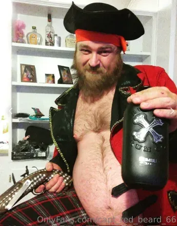 OnlyFans cuenta capt_red_beard_666 avatar 1