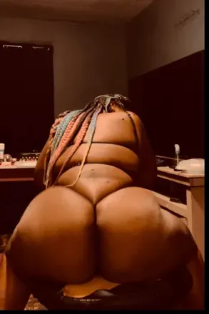 OnlyFans cuenta curviiqueen avatar 1