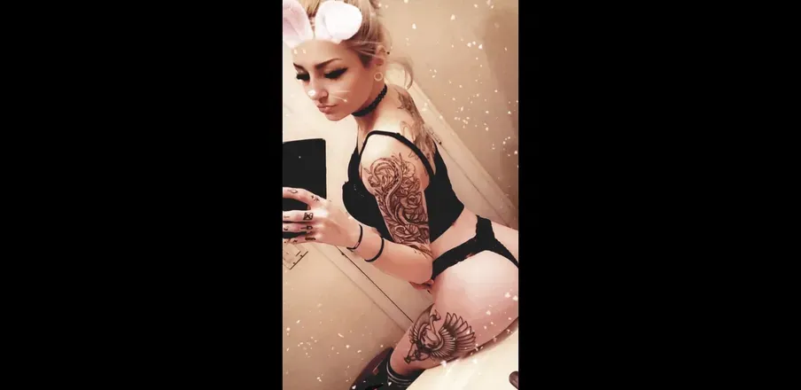 OnlyFans cuenta lilbvnny710 avatar 1