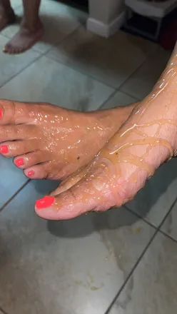 OnlyFans cuenta toetallylaced header 2