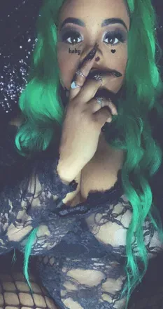 OnlyFans cuenta qiingdom header 2