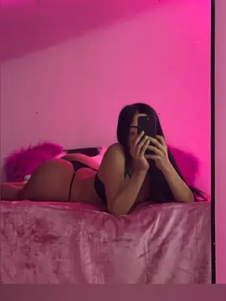 OnlyFans cuenta itslilybuns header 2