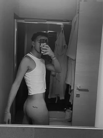 OnlyFans cuenta aaa111021999 header 2