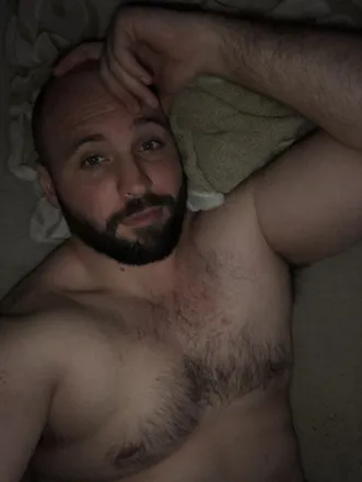 OnlyFans cuenta yourotherboyfriend header 2