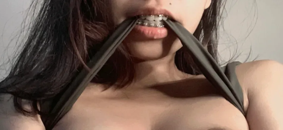 OnlyFans account  idn_babygirl header 2